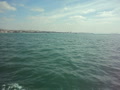 イスタンブルでフェリーに乗って海風の中でボスホラス海峡を撮ってみました。