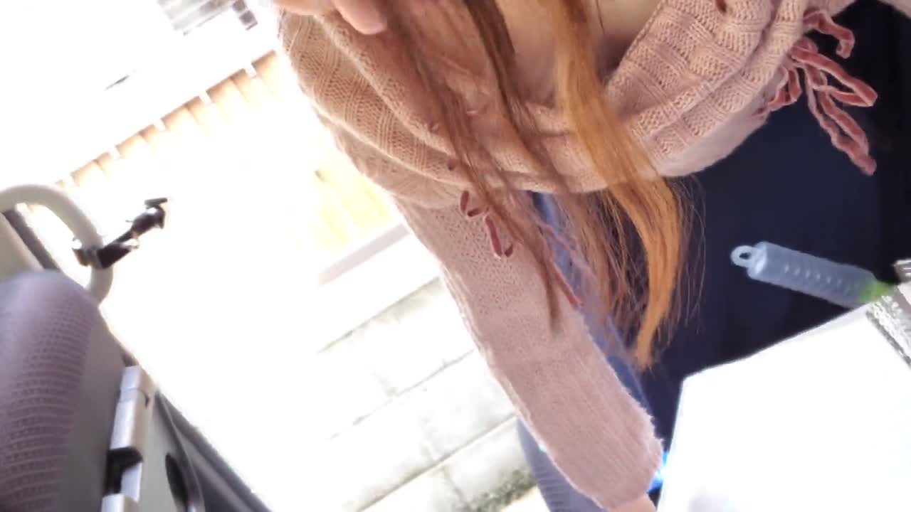 おっぱい狙いました。同僚の乳首が丸見え - FC2 동영상 성인